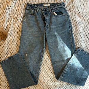 Abercrombie & Fitch Ultra High Rise 90s Straight Jean